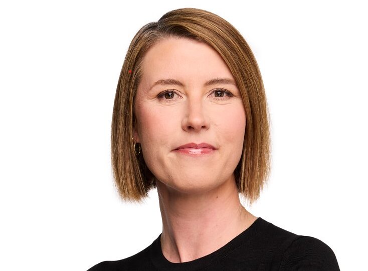 Sara McLaren_Headshot (1)